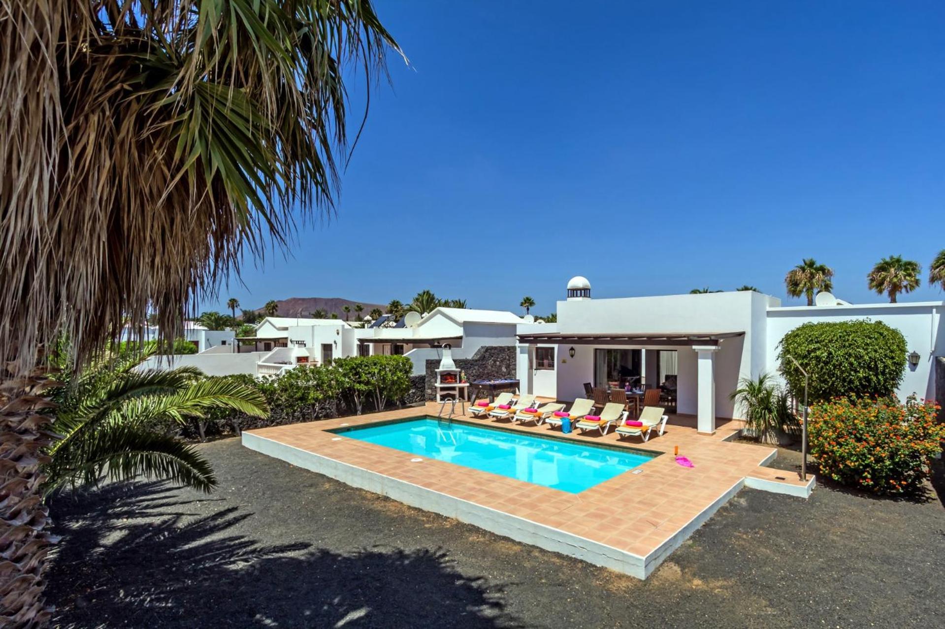 Villa Yaiza By Villa Plus Плая Бланка Екстериор снимка